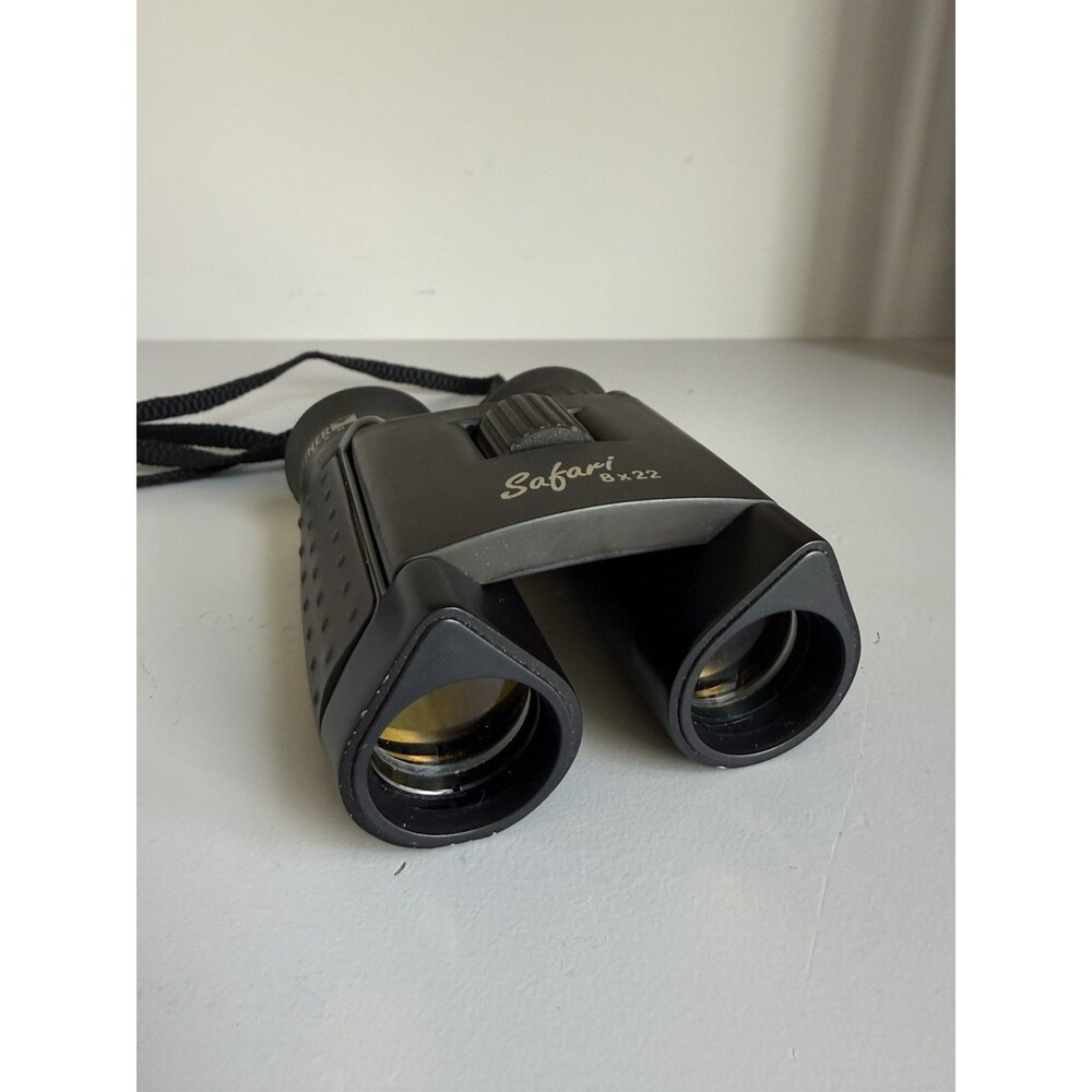Steiner Binoculars 8x22 Predator With Bushnell Case